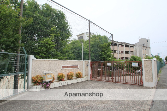 中学校　第十八中学校（中学校）まで178m