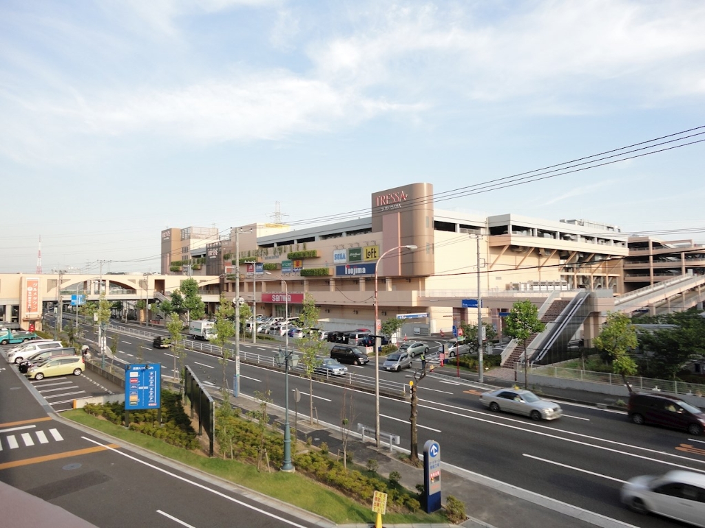 ショッピングセンター　トレッサ横浜（ショッピングセンター）まで1511m