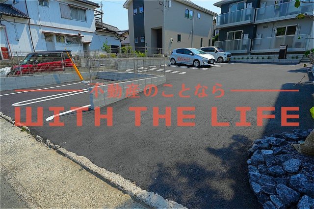 駐車場　車をお持ちの方に嬉しい駐車場付きの物件です