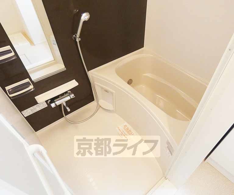 バス・シャワールーム　清潔感のあるお風呂です！