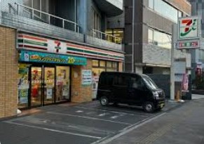 コンビニ　セブンイレブン高田馬場小滝橋店（コンビニ）まで157m