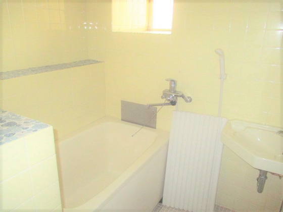 バス・シャワールーム　※別部屋の写真です