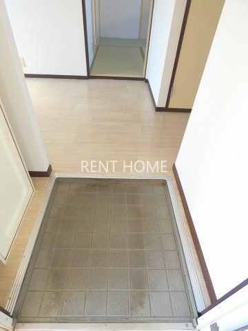 玄関　別タイプのお部屋の写真です