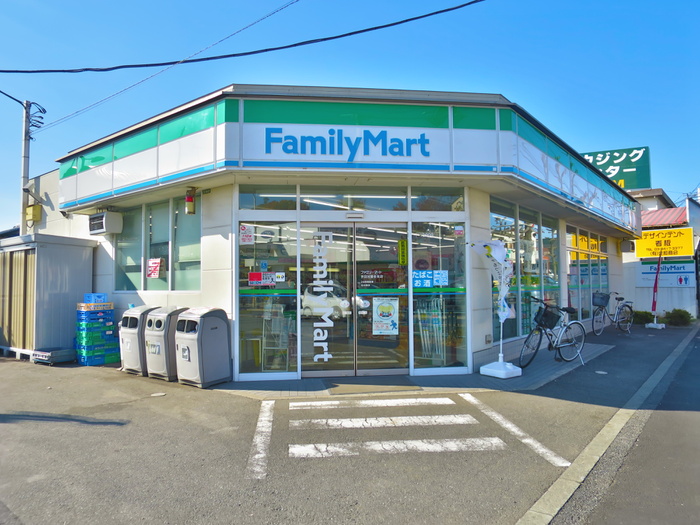 コンビニ　ファミリーマート 世田谷喜多見店（コンビニ）まで501m