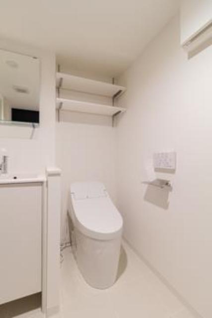 トイレ　※写真は同タイプ住戸です。