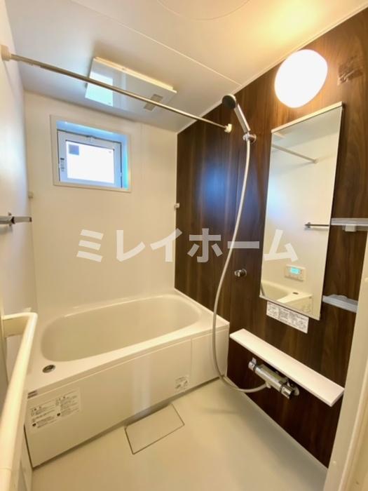 バス・シャワールーム　同建物内、別のお部屋の参考写真になります。