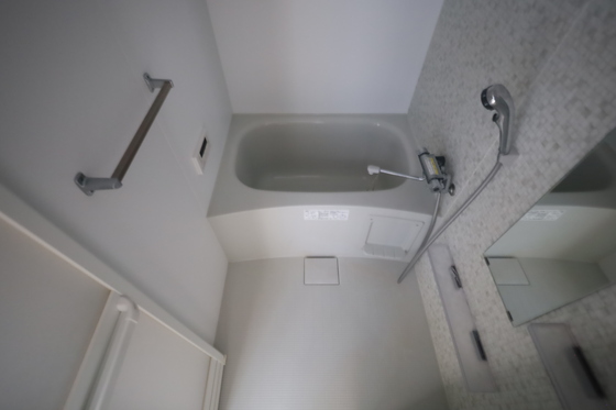 バス・シャワールーム　※別部屋の写真です