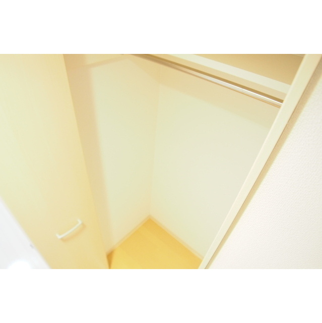 収納　ロングコート掛けれます
