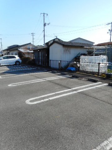 駐車場　車をお持ちの方に嬉しい駐車場付きの物件です