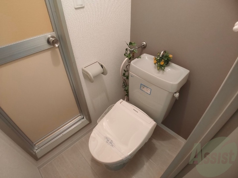 トイレ　こちらはトイレです。清潔感があり、安心して使用できます。