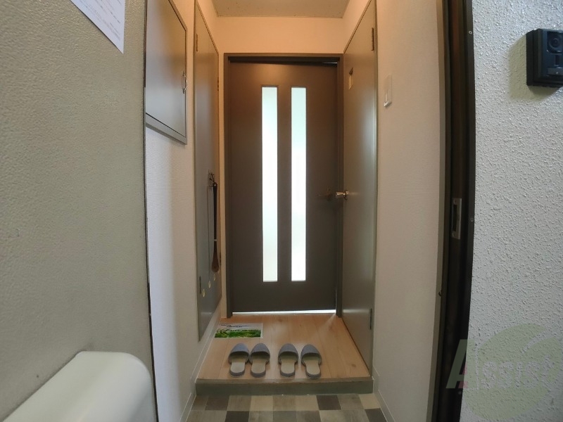 玄関　玄関の様子です。明るい印象ですね。気分もあがりそう。