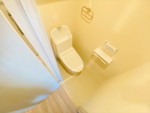 トイレ　同一建物内６０３号室内装写真転載