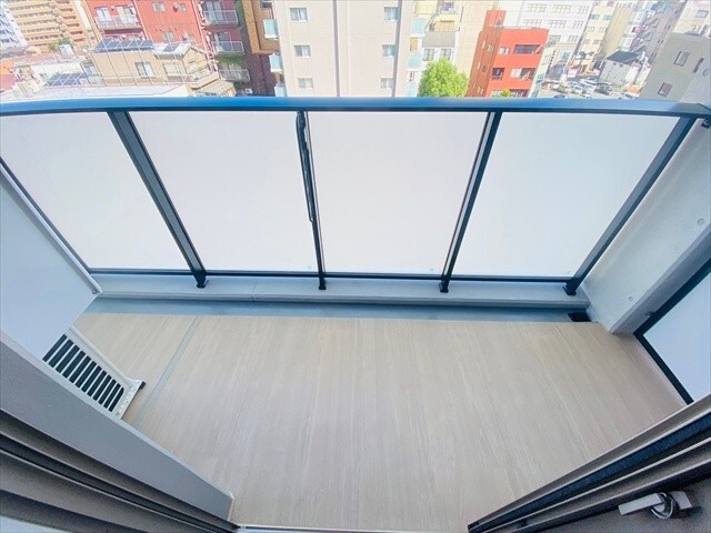 バルコニー　同一建物内６０３号室内装写真転載