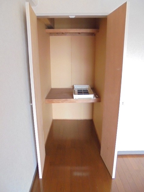 収納　写真は103号室です。(参考)