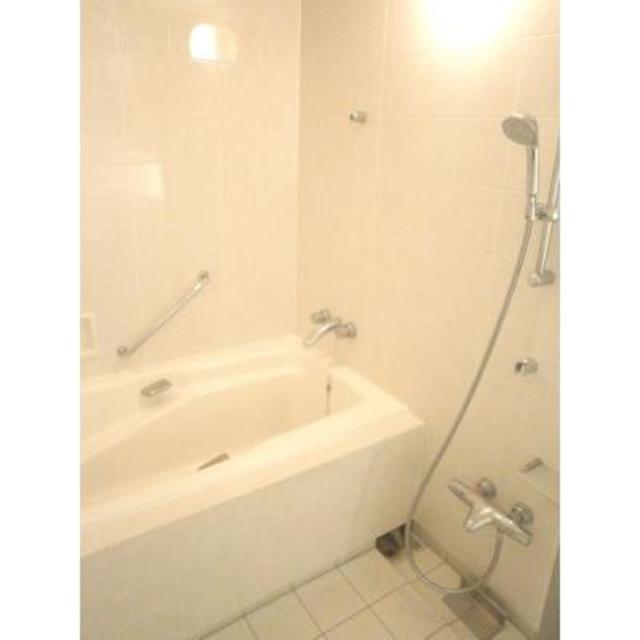 バス・シャワールーム　※写真は同タイプ住戸です。