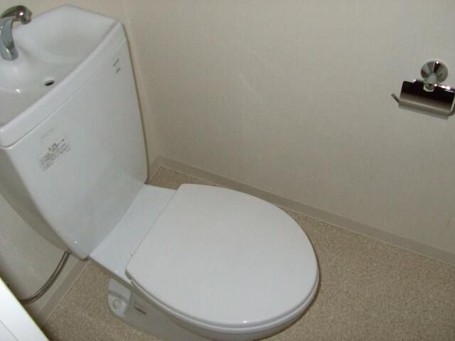 トイレ　※別部屋の参考写真です。