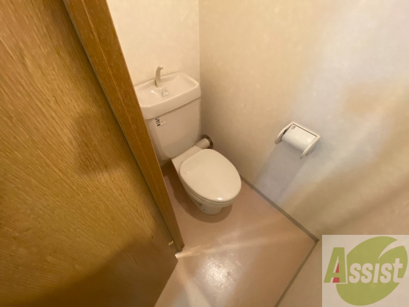 トイレ　こちらはトイレです。清潔感があり、安心して使用できます。
