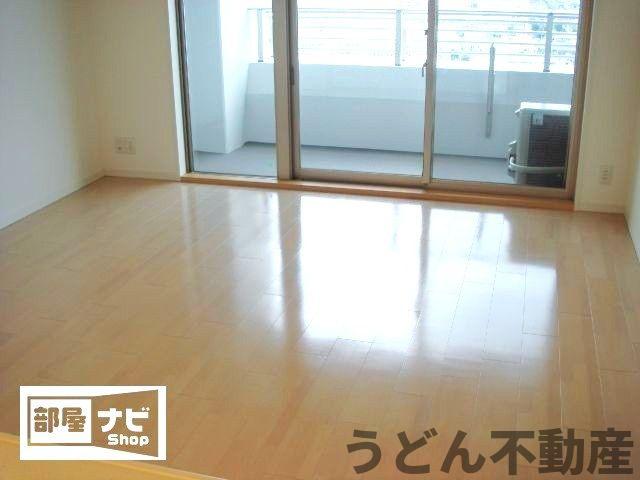 居室・リビング　うどん県のお部屋探しはうどん不動産へ うどんちゃんとLINE