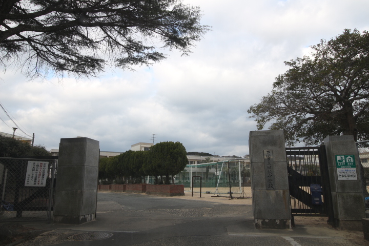 中学校　下関市立日新中学校（中学校）まで2067m