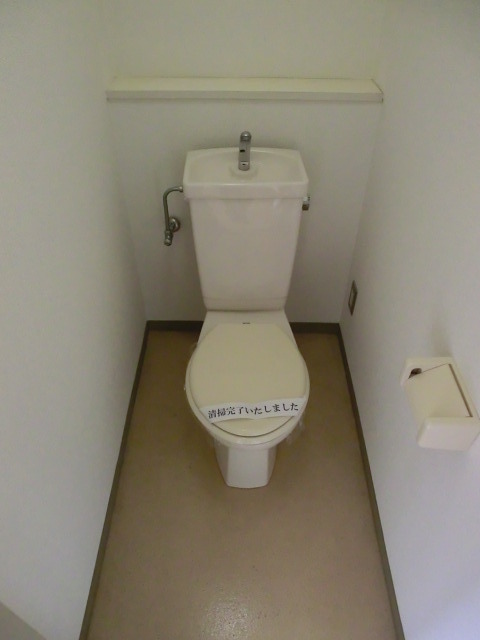 トイレ　清潔感のあるトイレですね。
