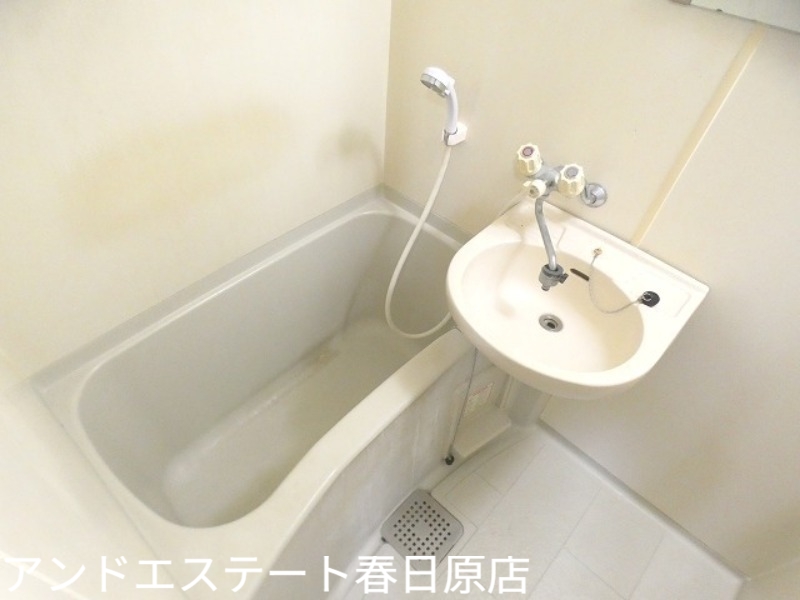 バス・シャワールーム　ワイドな浴槽