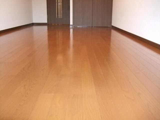 その他部屋・スペース　♪落ち着いた色の床材ですね♪