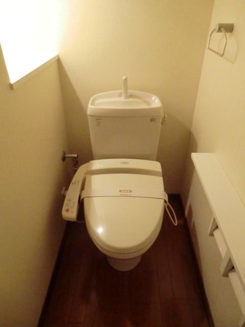 トイレ　ウォシュレット付きのトイレ