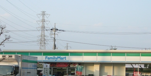 コンビニ　ファミリーマート石神井台二丁目店（コンビニ）まで483m