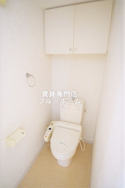 トイレ　温水洗浄便座付き！
