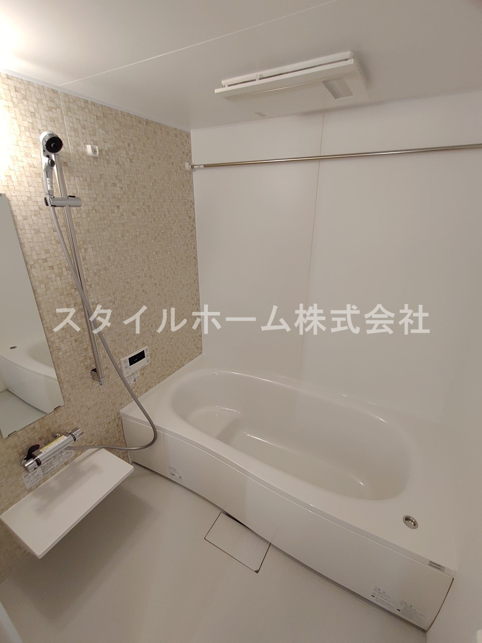 バス・シャワールーム　別部屋写真です。