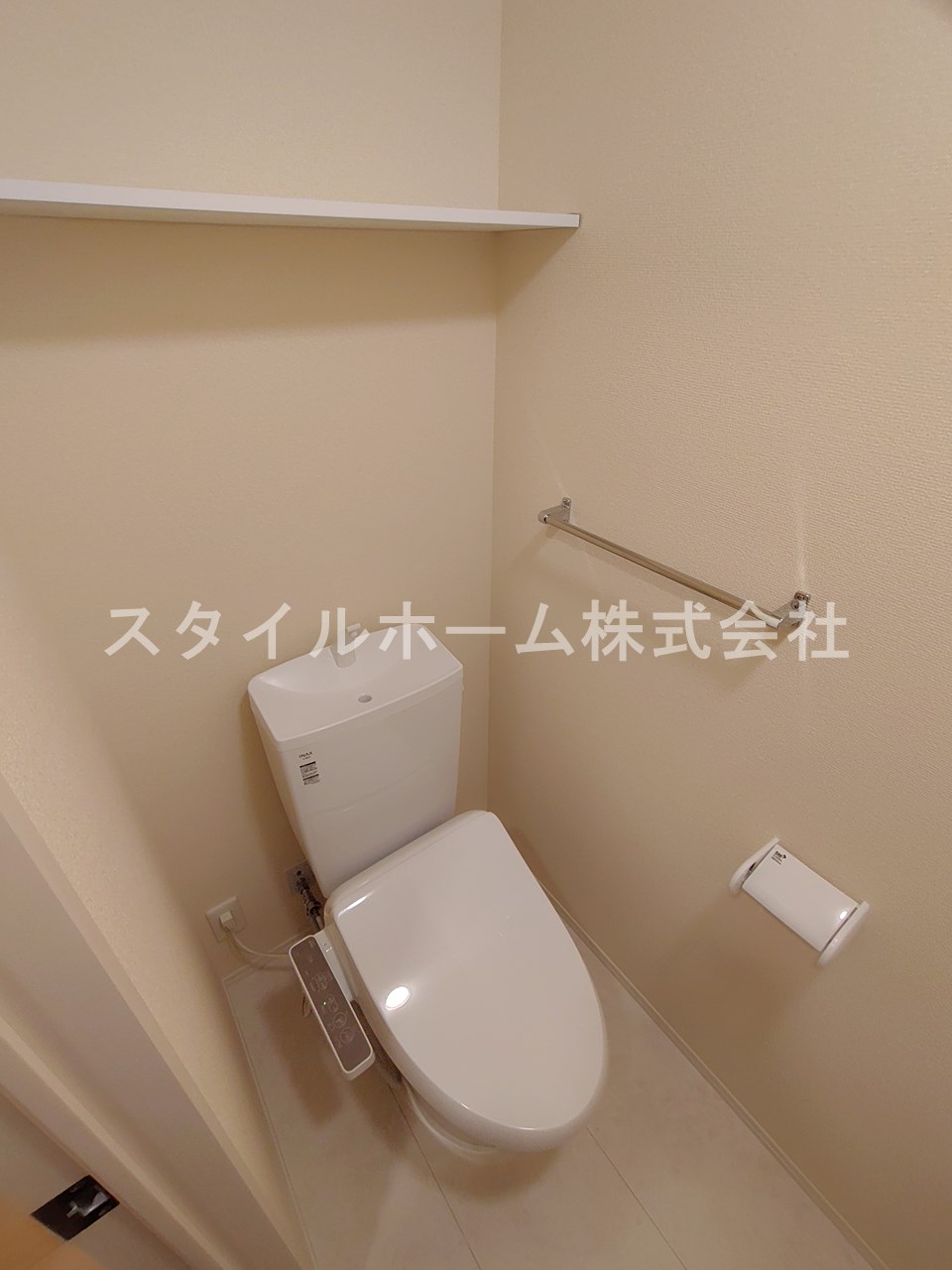 トイレ　別部屋写真です。