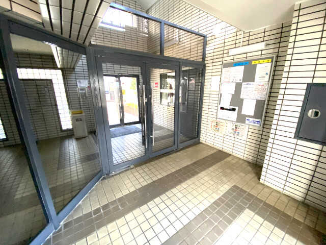 エントランス　広いエントランスです★