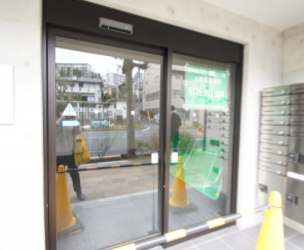 エントランス　リチェンシア横浜三ツ沢下町