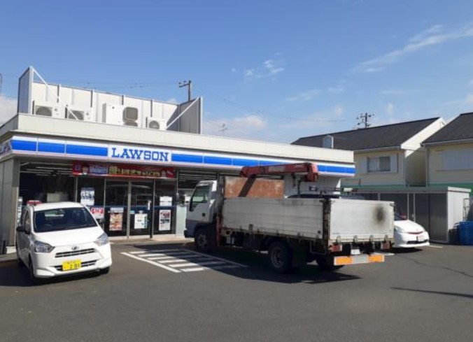 コンビニ　ローソン 横浜三枚町店（コンビニ）まで336m