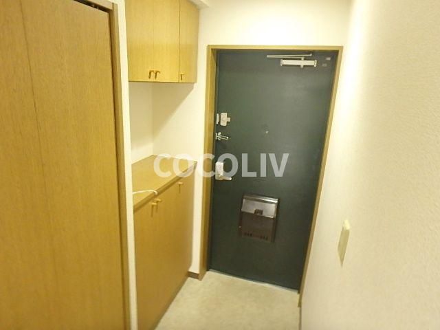 玄関　同物件別部屋写真