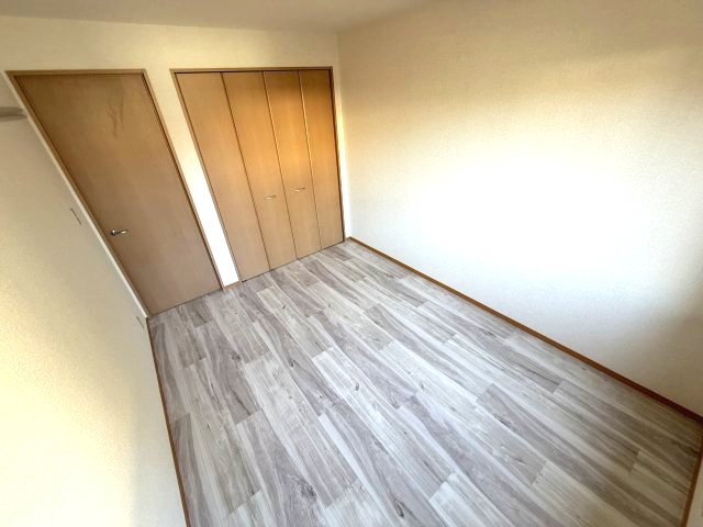 その他部屋・スペース　広くて明るい寝室