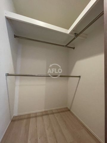 収納　ジオタワー南森町　ウォークインクローゼット