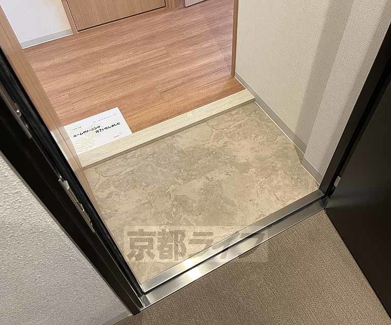 玄関　出入りに十分なスペースを確保した玄関です。