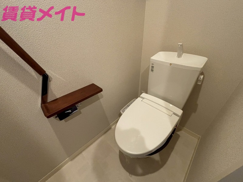 トイレ　同型参考写真