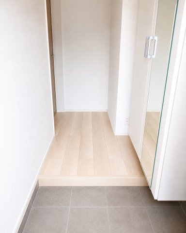 玄関　同タイプのお部屋の画像です。