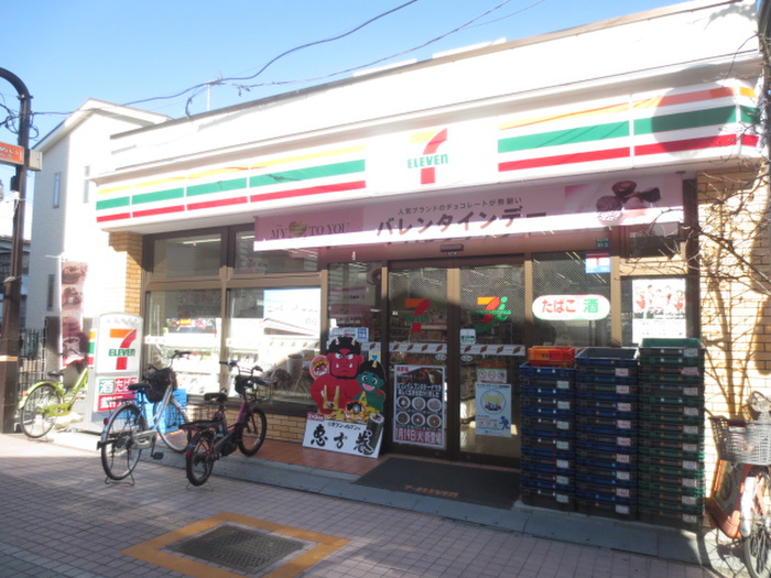 コンビニ　東京都豊島区駒込6丁目店（コンビニ）まで296m