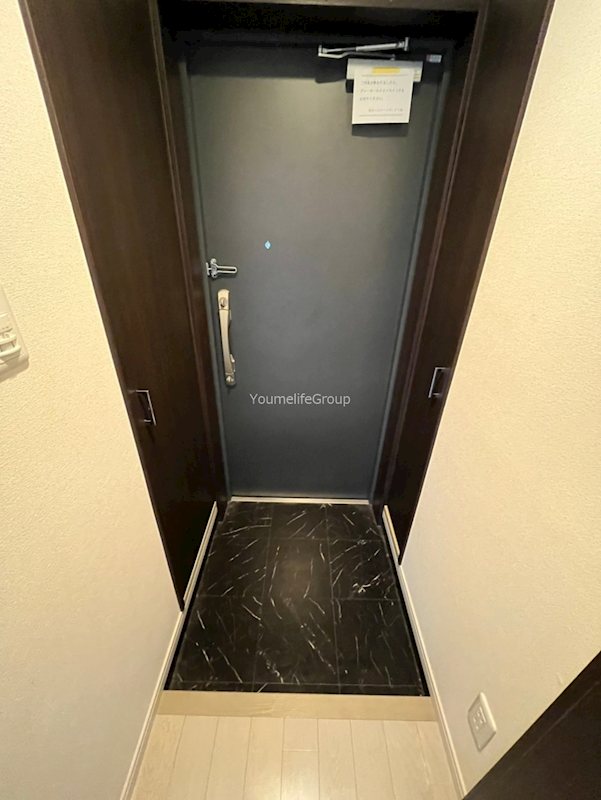 玄関　同タイプ別部屋※モデルルームの家具家電は設備に入りません