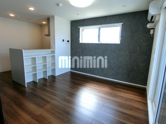 居室・リビング　２面採光で明るい雰囲気のお部屋です。