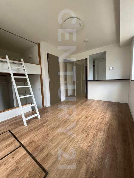 居室・リビング　※他の部屋の写真です。