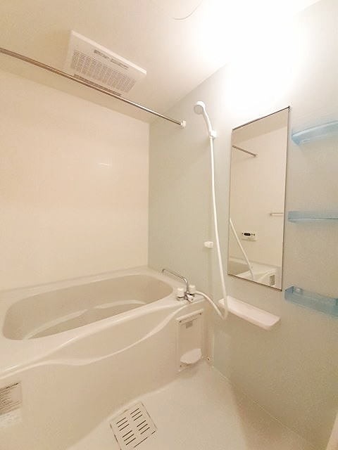 バス・シャワールーム　追い焚き機能のお風呂です。