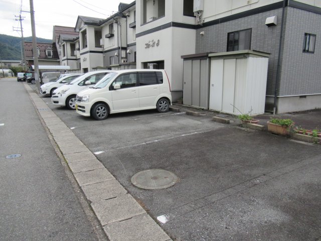 駐車場　駐車場完備です