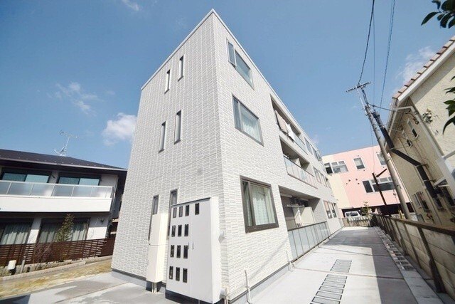 建物外観　オートロック完備