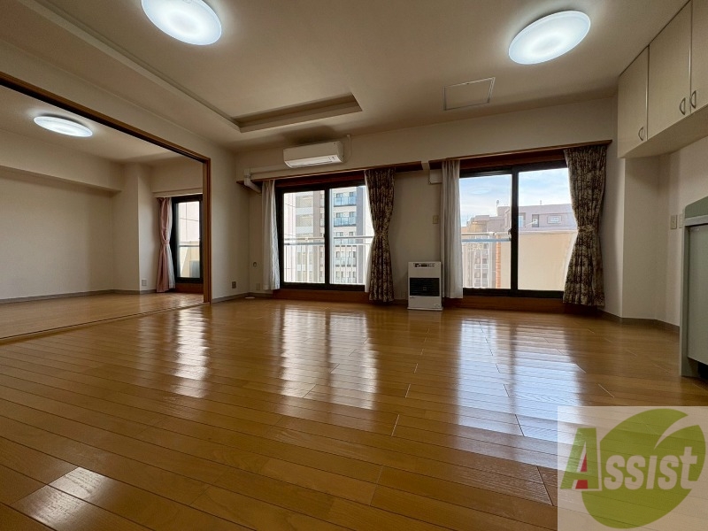 居室・リビング　広くてキレイなお部屋が広がっていて、充実した生活が送れそう。