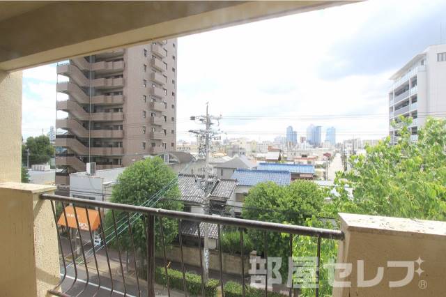 バルコニー　※別の部屋の写真を流用しています。