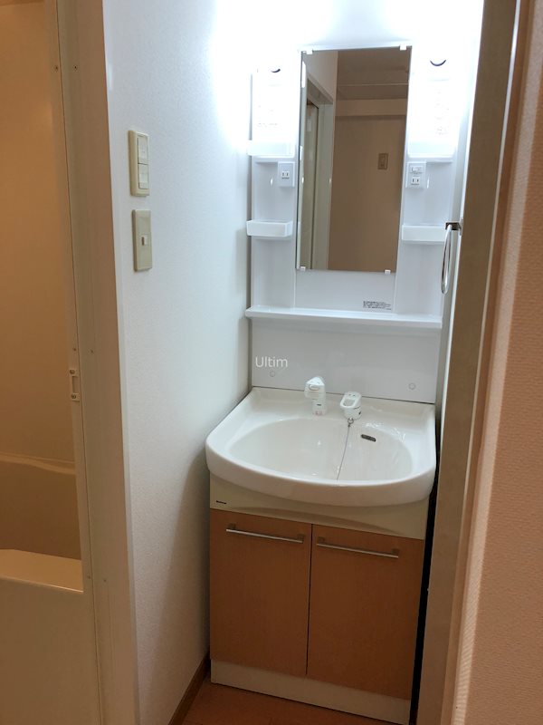 洗面設備　※同タイプの他のお部屋です